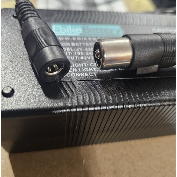 Зарядно за E-Bike Battery 36V 
