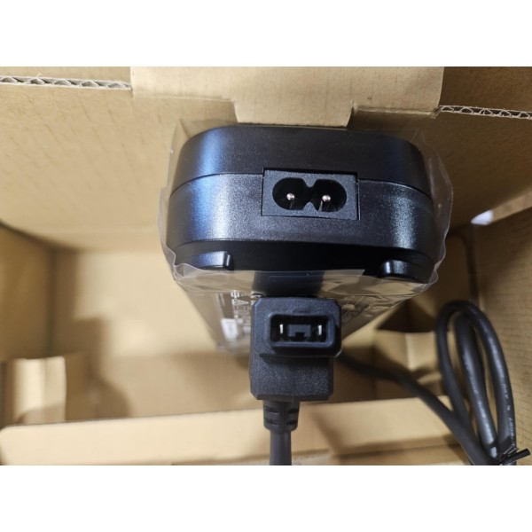 Зарядно Shimano EC-E6002